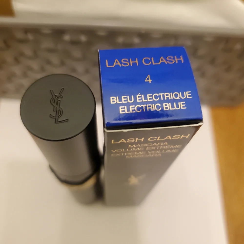 YSL Lash Clash EXTREME Volum Mascara 4 ELECTRIC BLUE. BNIB